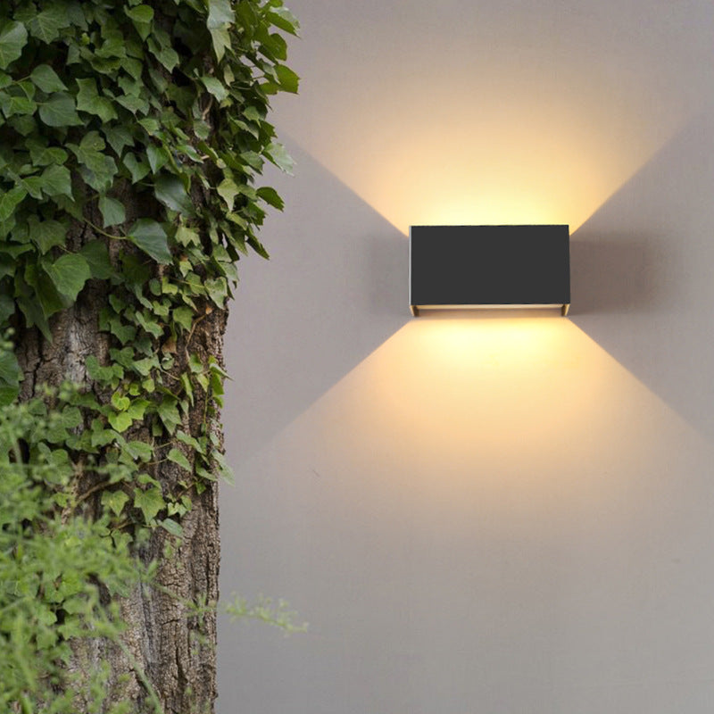 Nordisk vegglampe IP65 – Moderne LED 12W/24W