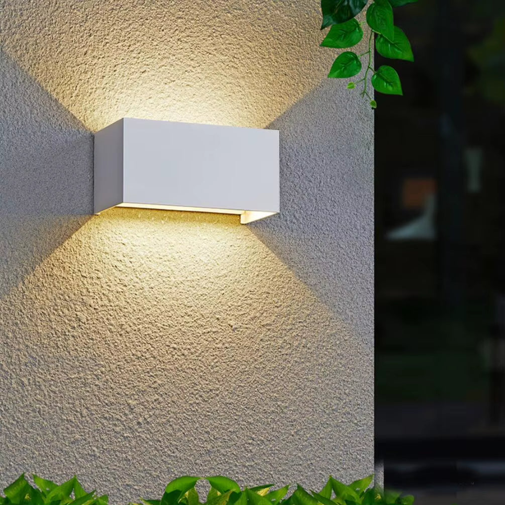 Nordisk vegglampe IP65 – Moderne LED 24W